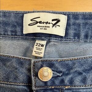 NWT Size 22W Seven7 Loose Straight Jean
